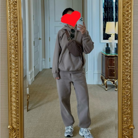 Aritzia Taupe Sweatfleece Set: Raglan Sweatshirt  & Sweatpants - Picture 9 of 10